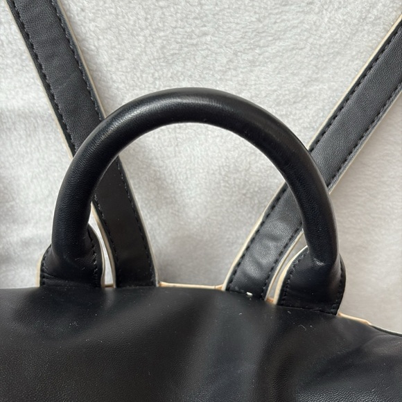 Vera Bradley  backpack   vegan leather  black/white edging cinch top/flap NWOT - Picture 7 of 17
